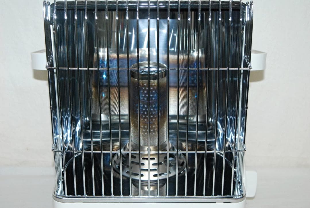 イワタニ カセットガスストーブ ハイパワー デカ暖 CB-STV-DKD-W