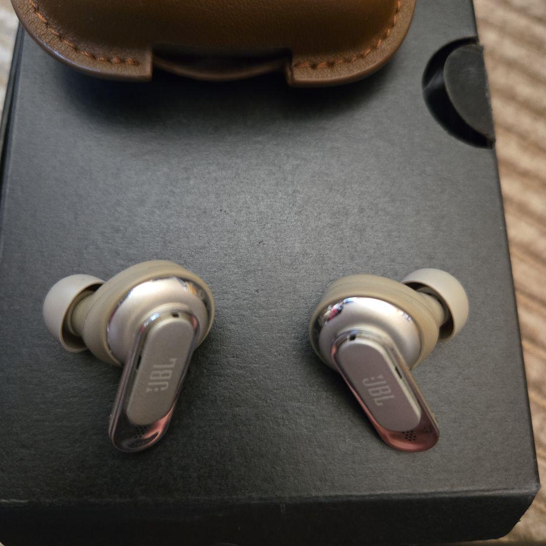 JBL Tour Pro 2 ワイヤレスイヤホン