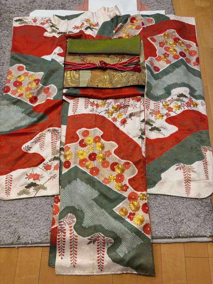 正絹　振袖　長襦袢　袋帯3点セット　古典柄　白系