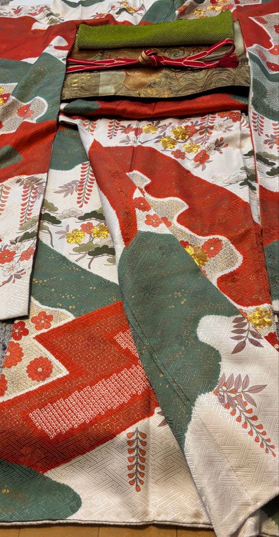 正絹　振袖　長襦袢　袋帯3点セット　古典柄　白系