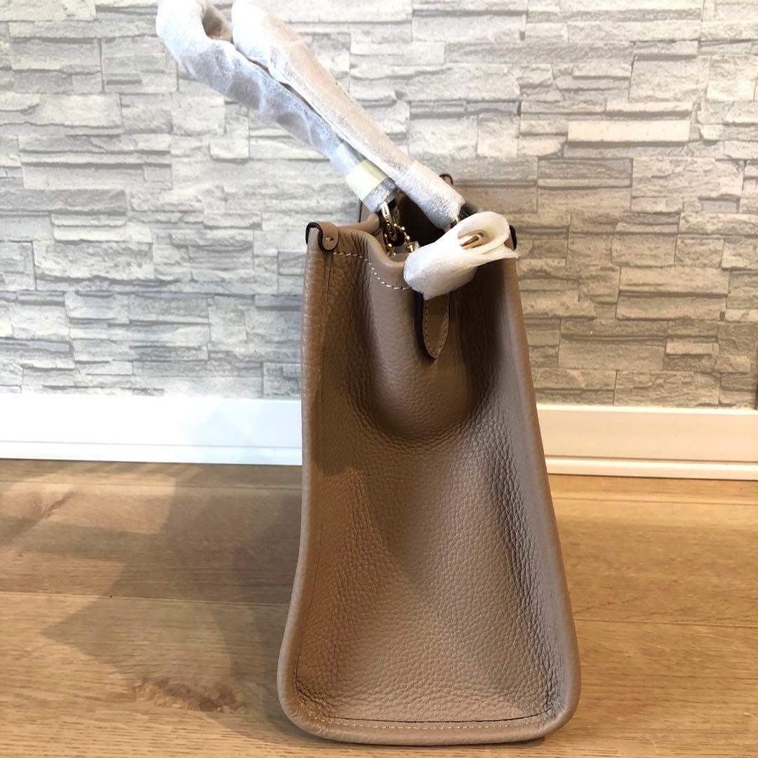 コーチ　ハンドバッグ　レディース　ベージュ 系　新品未使用