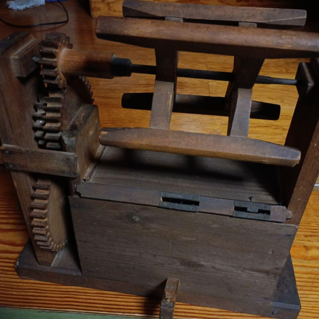 木製アンティーク機械 手巻き