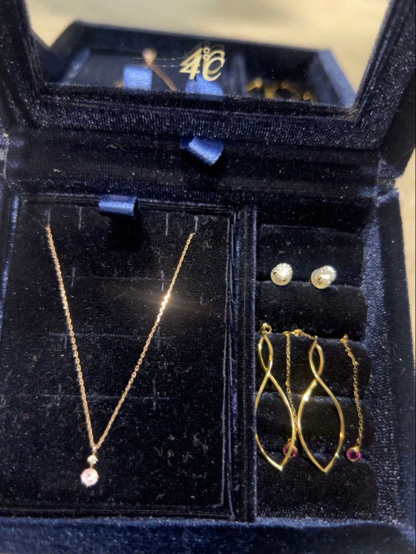 4℃ ゴールド リーフ型ピアスチャーム2点・ネックレスセット