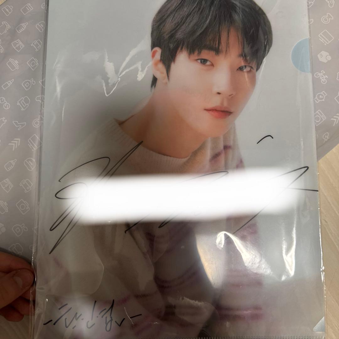 ファンイニョプ直筆サイン入りクリアファイル(当選保証付き)(未開封）