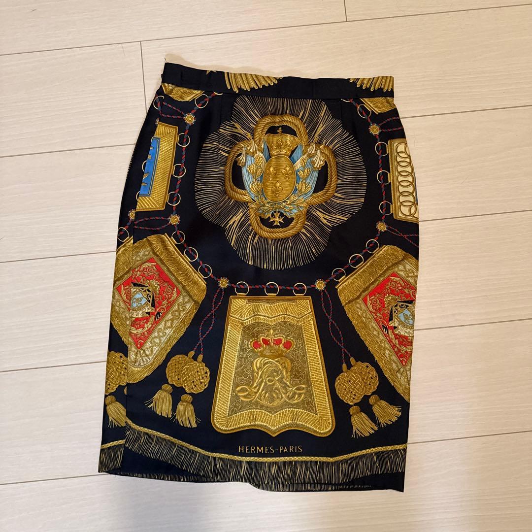 HERMES プリントシルクタイトスカート ネイビー/ゴールド