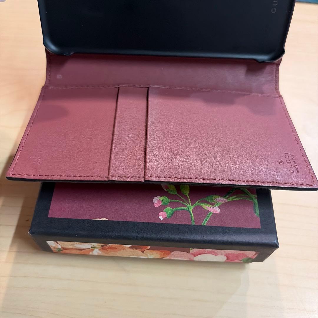 GUCCI グッチ GGスプリーム フローラ iPhone8ケース　手帳型箱あり