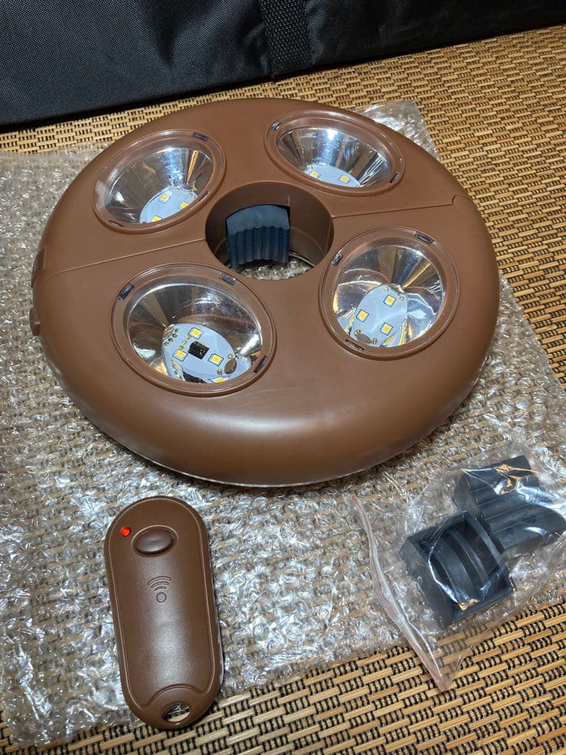 【新品訳あり品】DOD ワンポールテントテーブル 丸テーブル&UFOライト