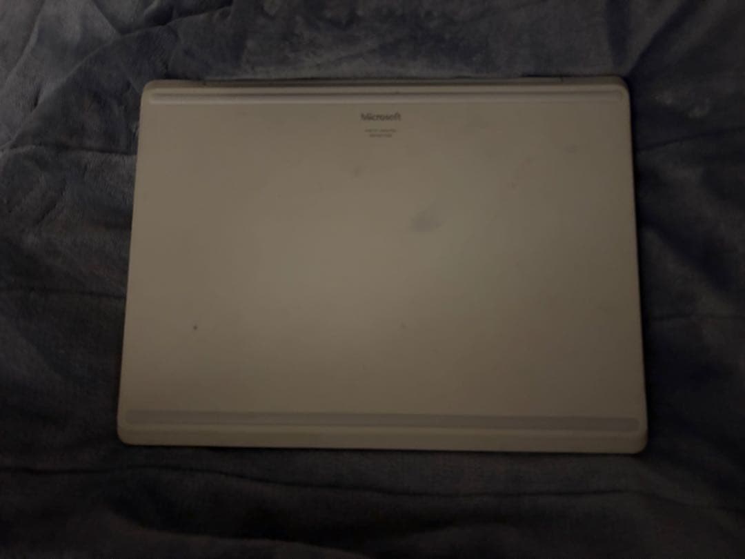 Microsoft Surface Laptop シルバー