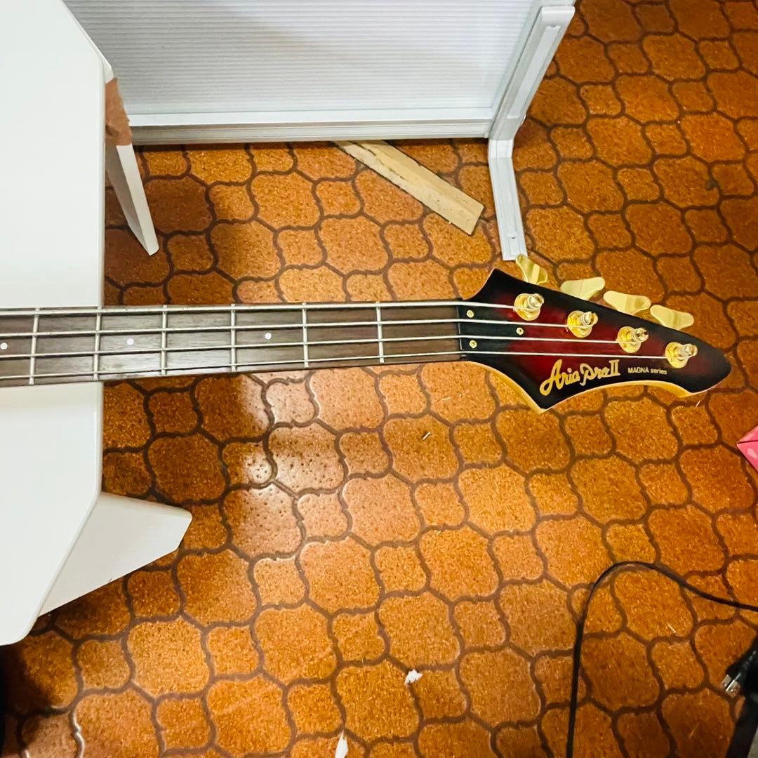 アリアプロ2 エレキベース 4弦 ブラック/レッドグラデーション