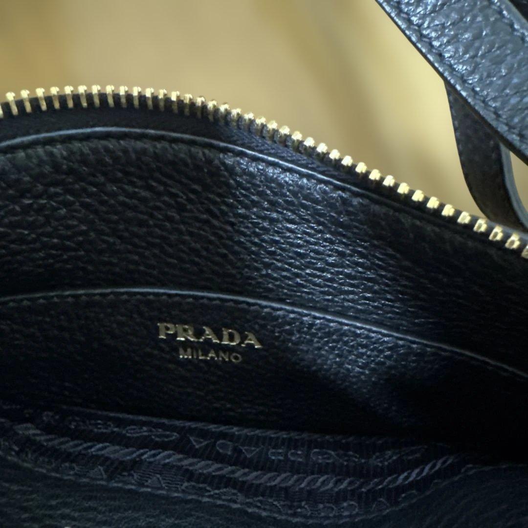 美品　PRADA 1BH046 レザージョルダーバックダブルポシェットブラック