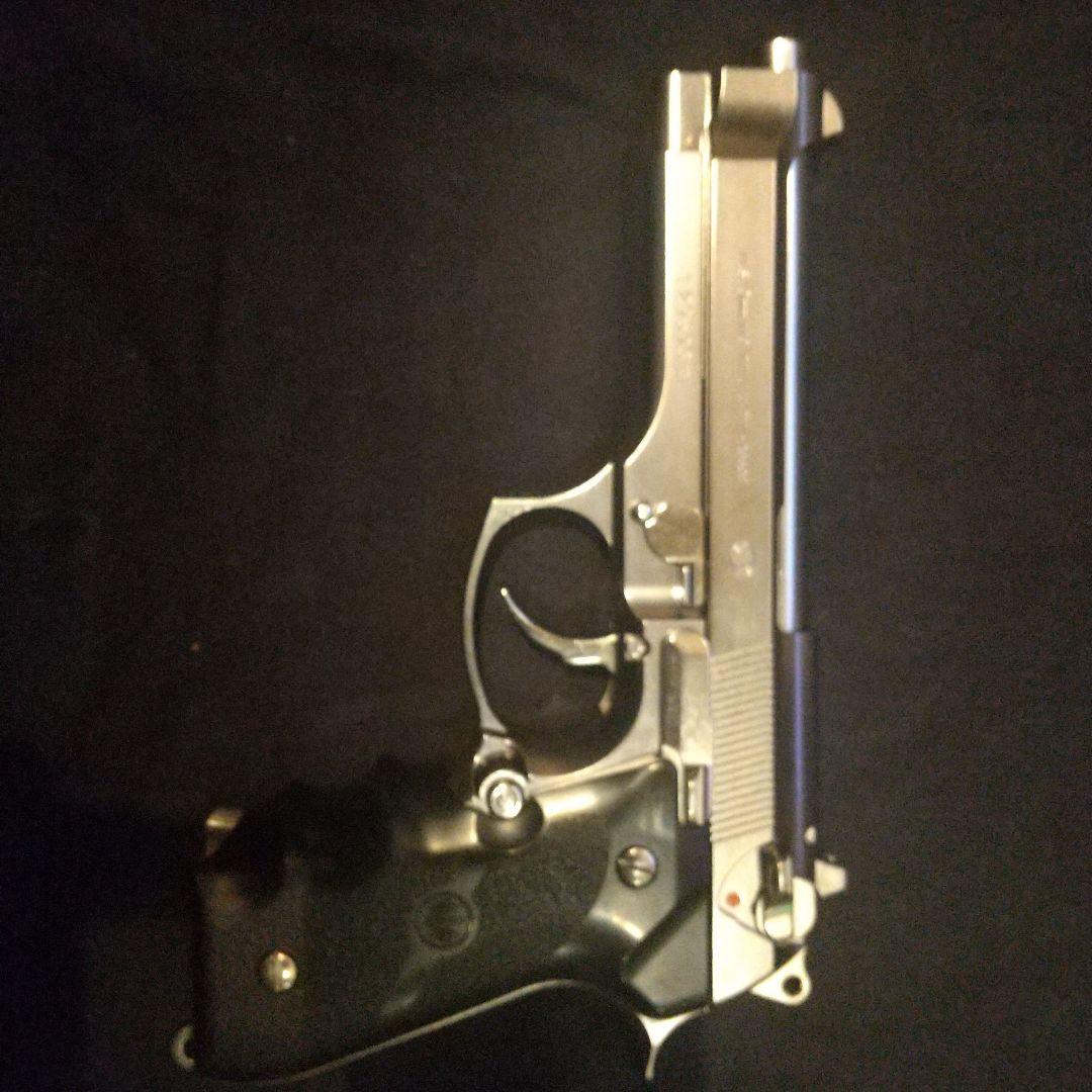 ベレッタM92f ガスブローバック マガジン2個付き