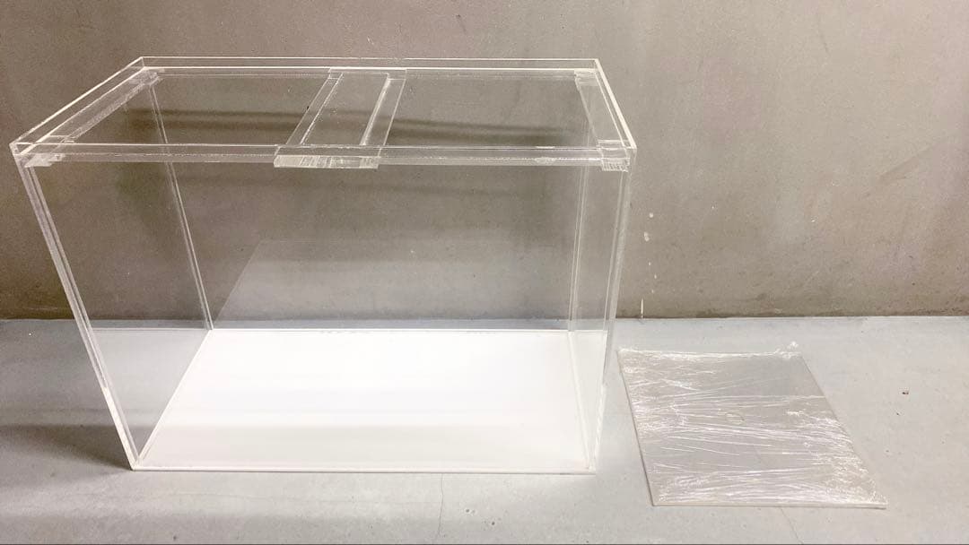 フランンジ仕様 白底 特注 角補強　アクリル水槽 60センチ 蓋付き