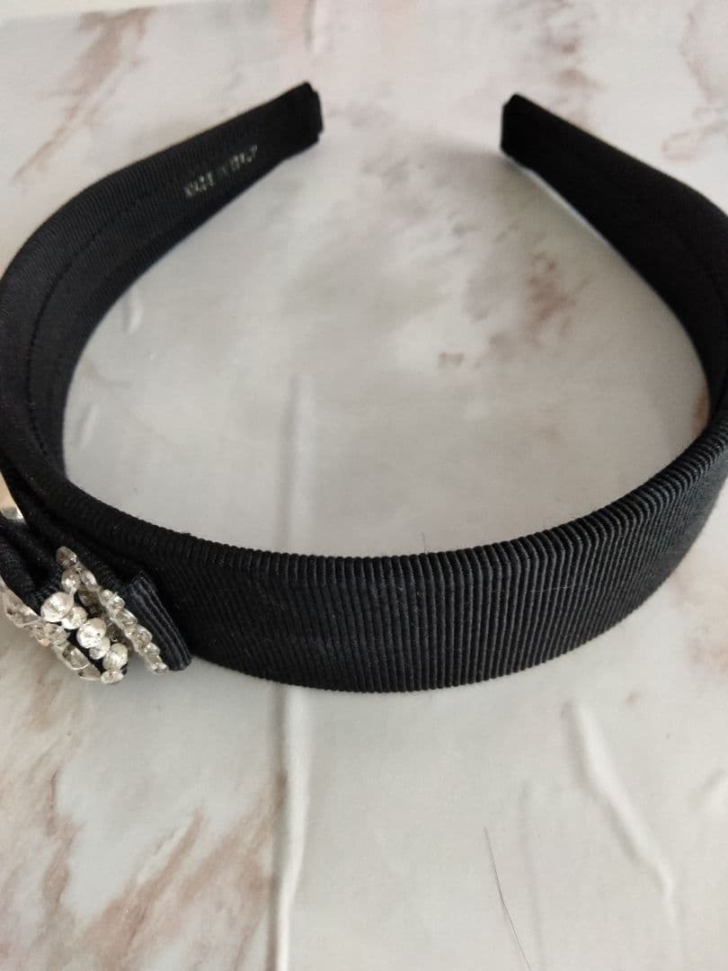 フェラガモ　カチューシャ　ビジュー　キラキラ