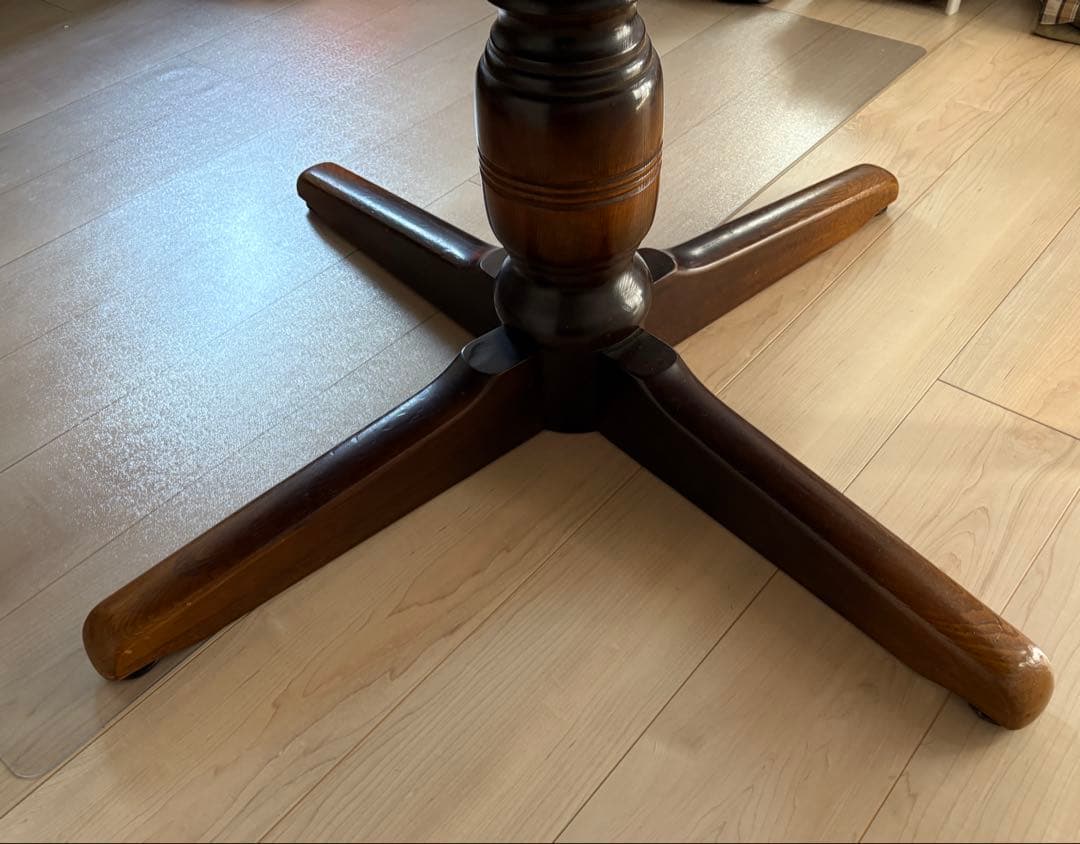 ※edamame 飛騨産業　キツツキ　ラウンドダイニングテーブル