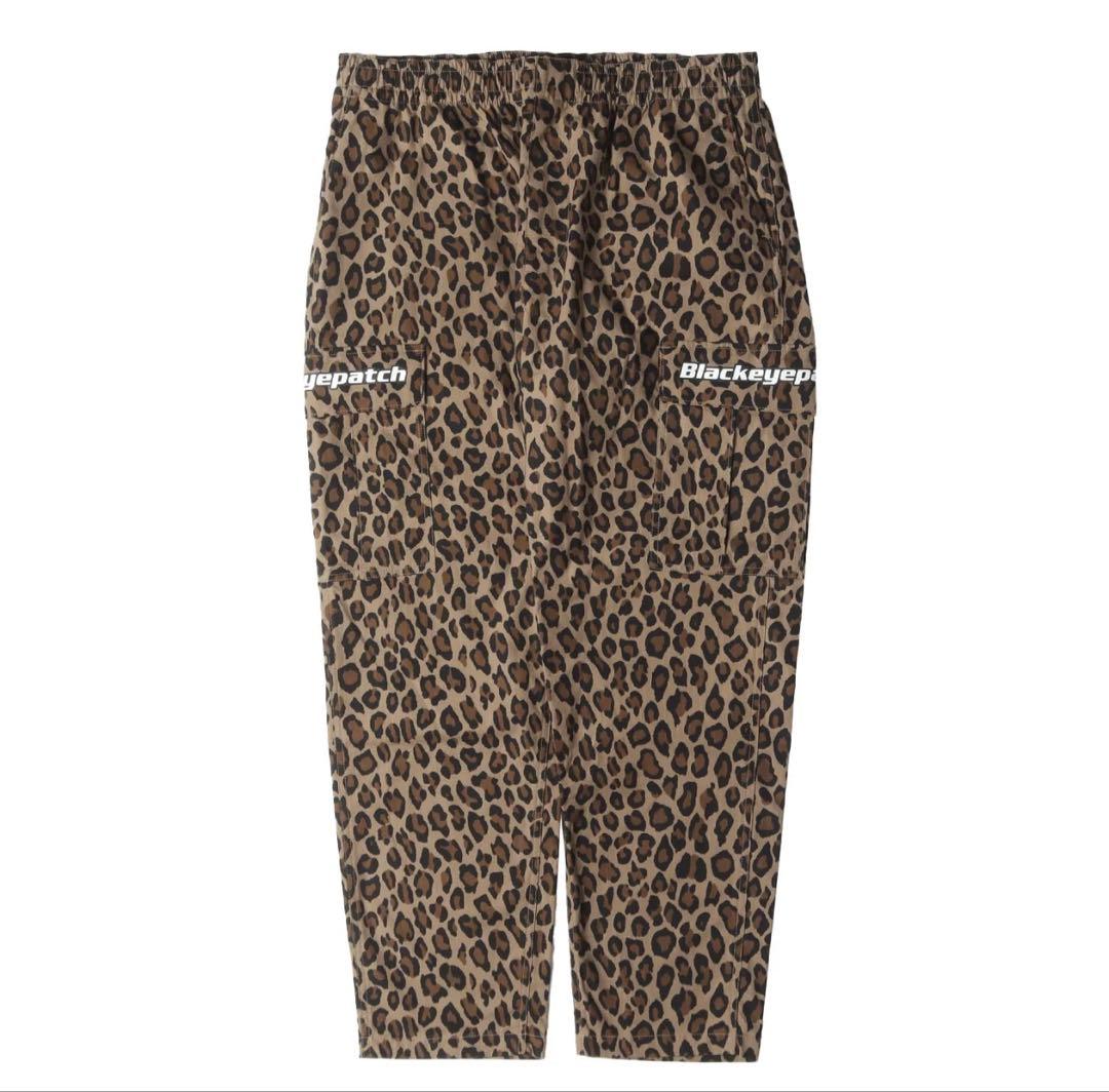優里着用　レオパード柄カジュアルパンツ