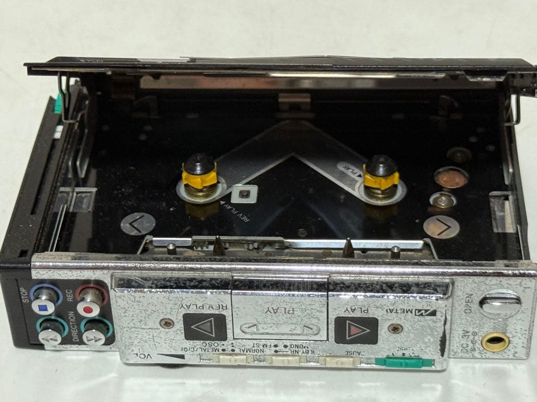 ジャンク品 通電OK アイワ hs-j9 カセットボーイ