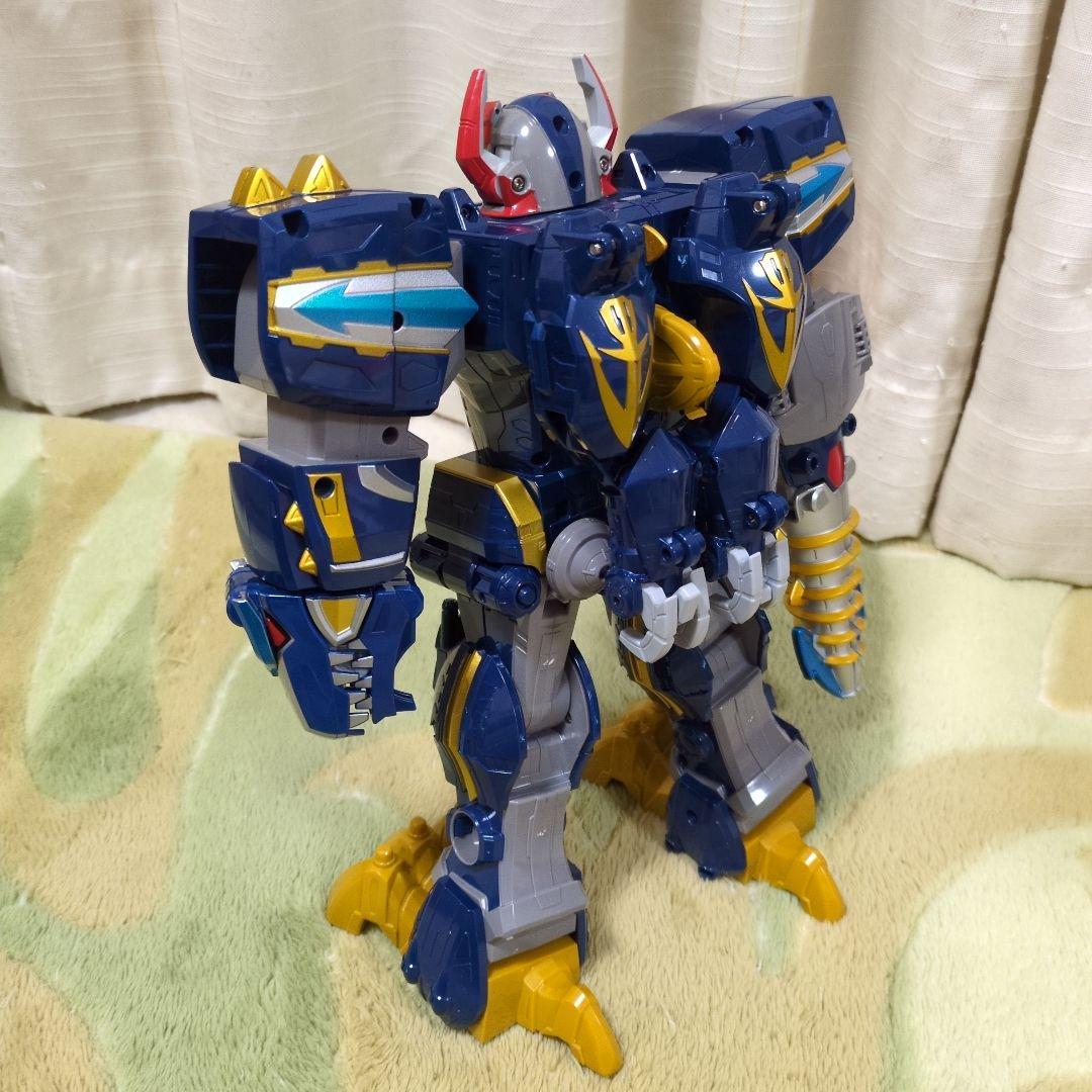 豪獣神　海賊戦隊　ゴーカイジャー　ゴウジュウジン　ロボット　ロボ　ゴジュウジャー