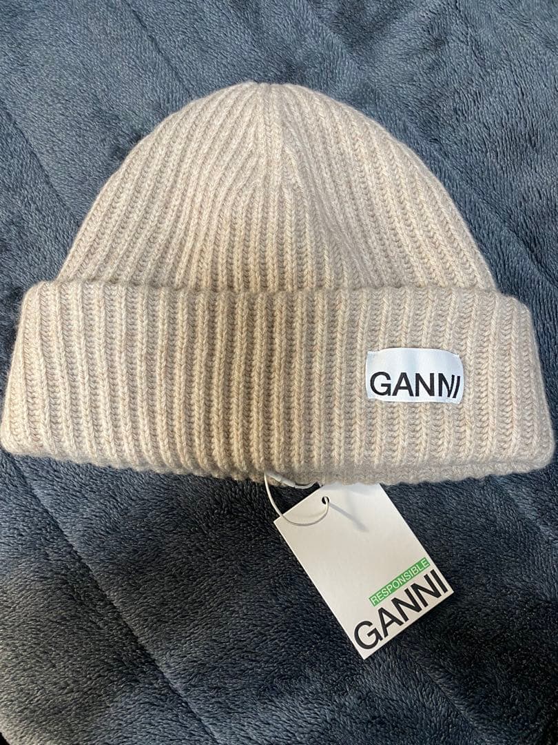 GANNI ベージュ ニット帽 新品タグ付き
