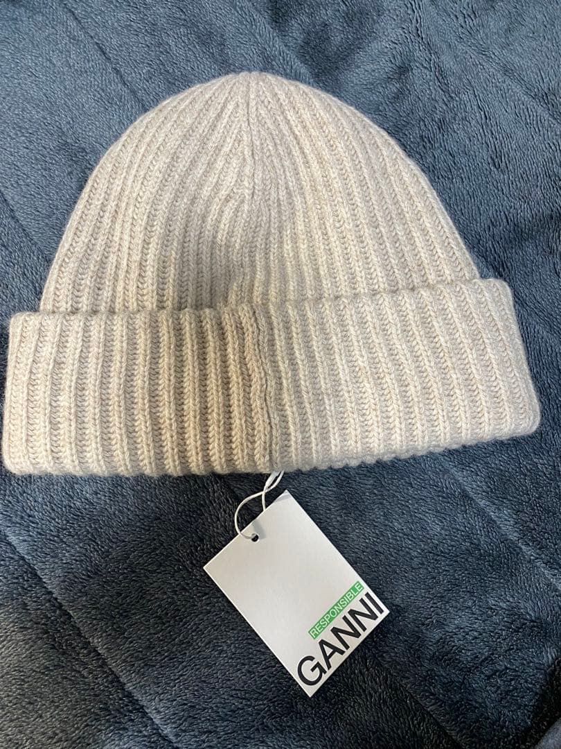 GANNI ベージュ ニット帽 新品タグ付き