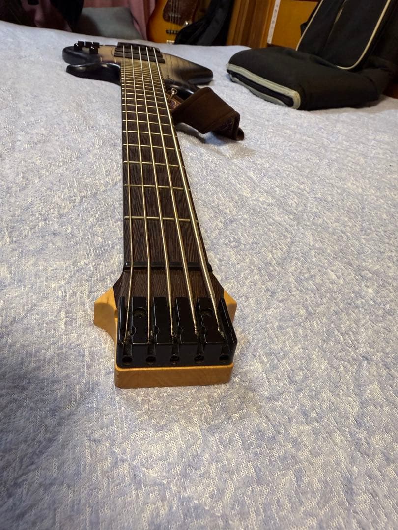 フ*ド様 LORE CROW LCB-001 5弦ベース ヘッドレスベース