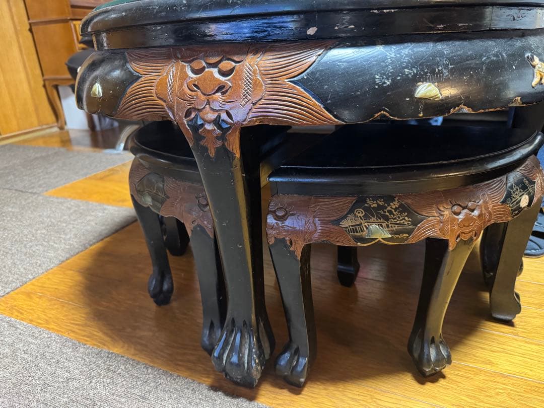 【国分寺】1月12日お渡し可能‼️中国　木彫り　ローテーブル椅子4脚付き