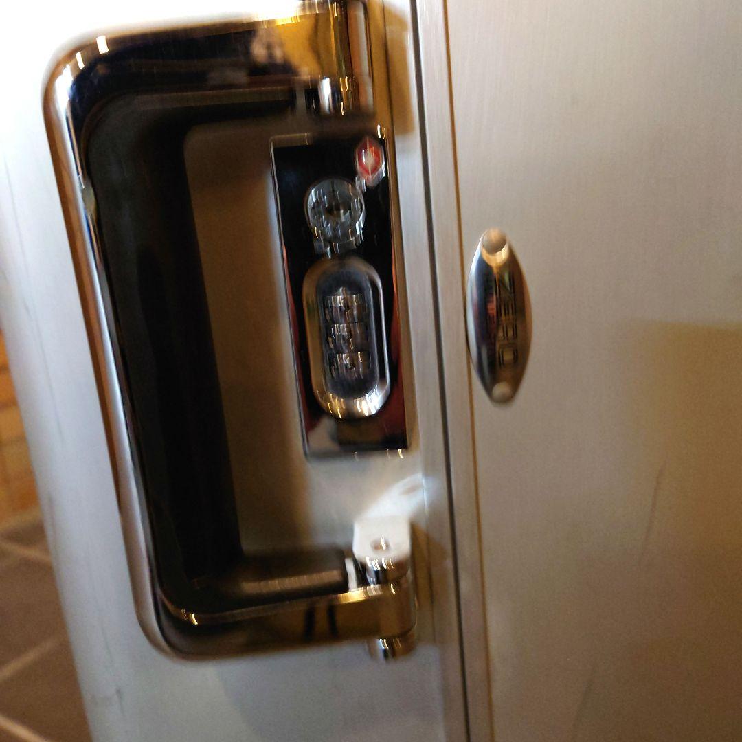 Zero Halliburton ゼロハリバートン　 6輪　２６インチ