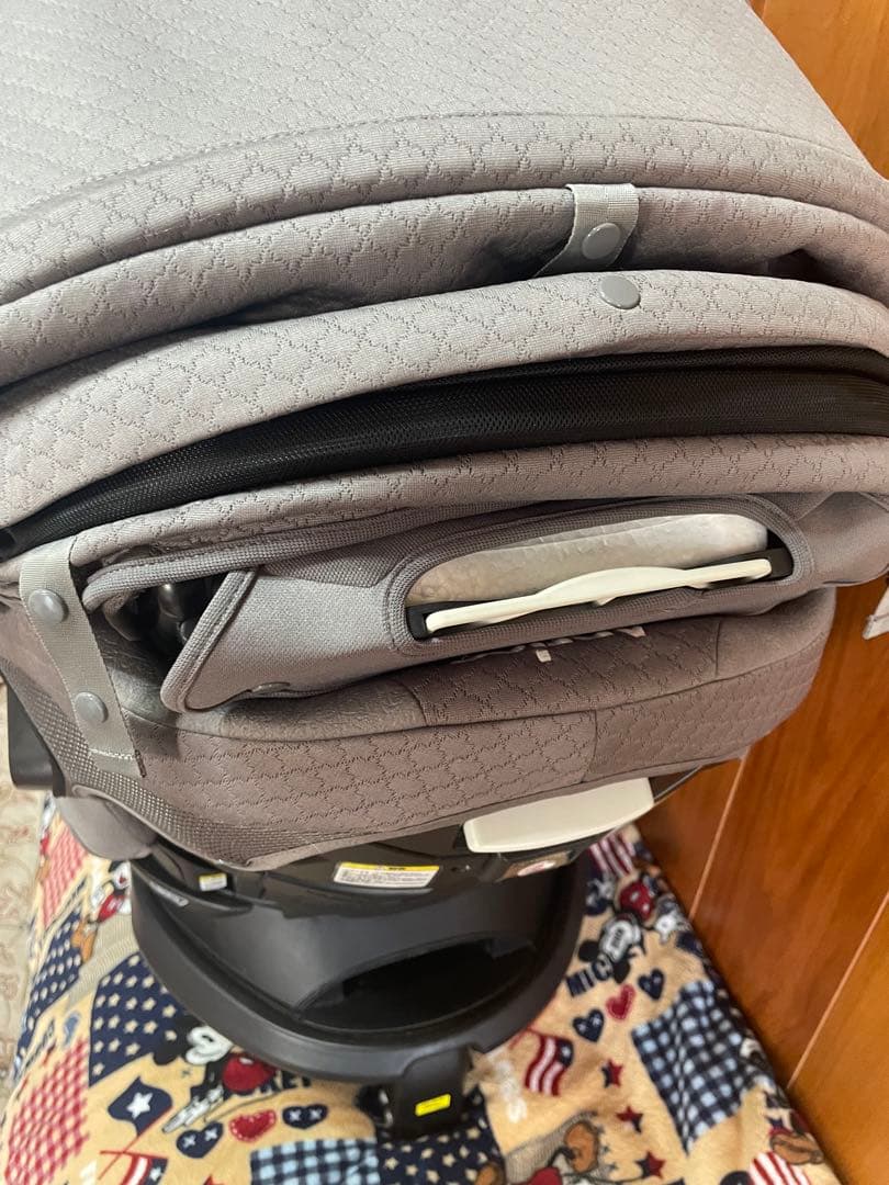 アップリカ　フラディア グロウ ISOFIX 360°セーフティー プレミアム