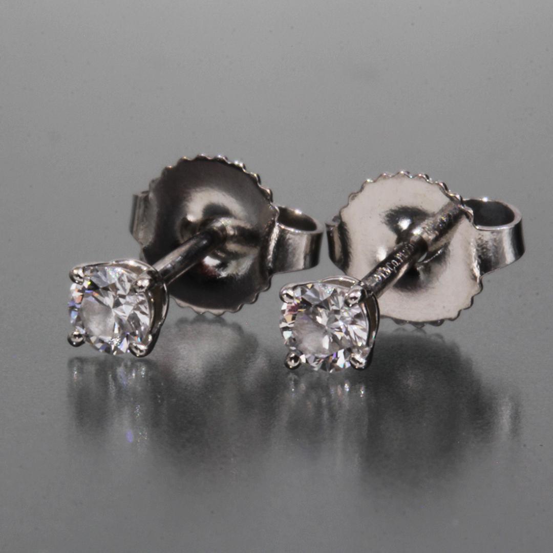 ティファニー ソリティア ダイヤ 3mm ピアス pt950 箱ショップ 仕上済