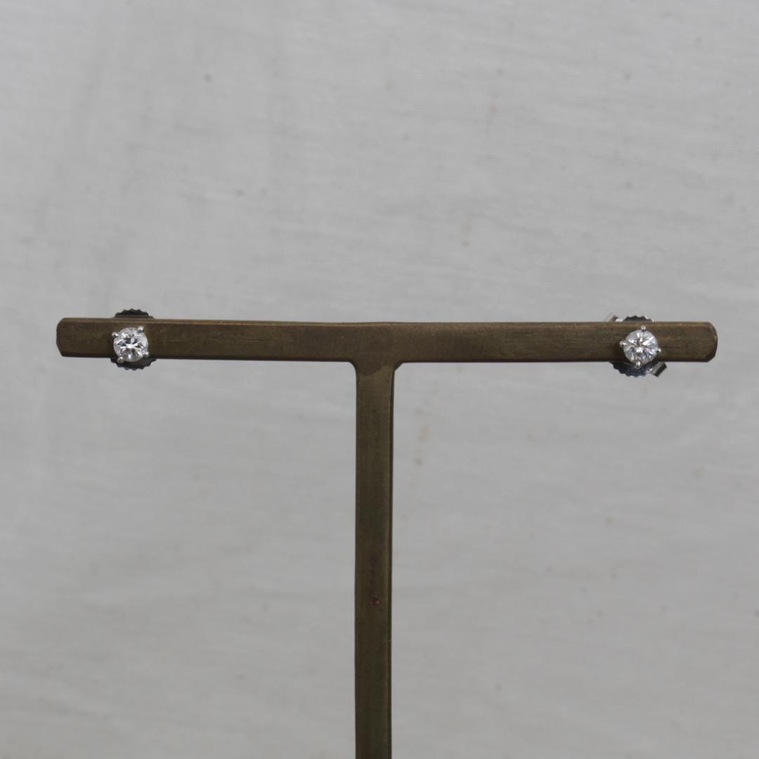 ティファニー ソリティア ダイヤ 3mm ピアス pt950 箱ショップ 仕上済