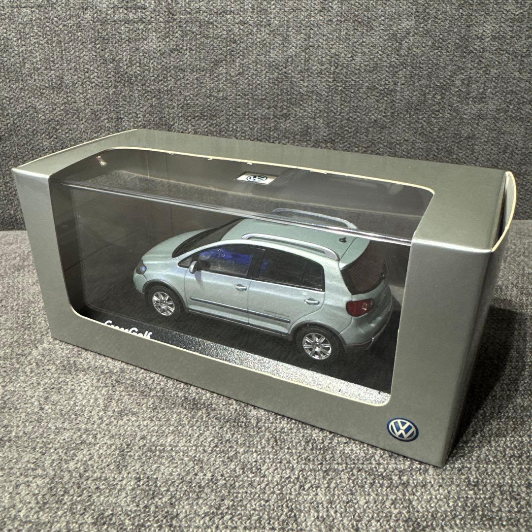 激レア Volkswagen Cross Golf ミニカー 1/43