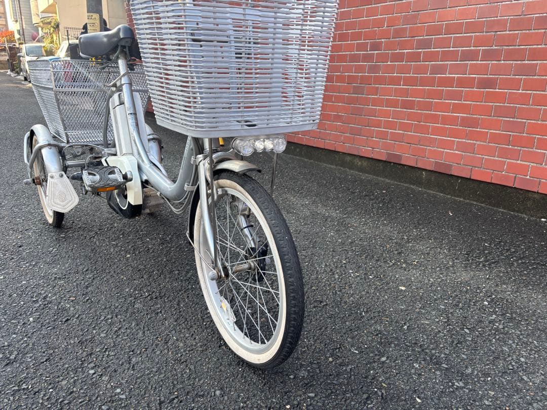 まいまいBRIDGESTONE 電動アシスト 三輪車 シルバー 前後カゴ