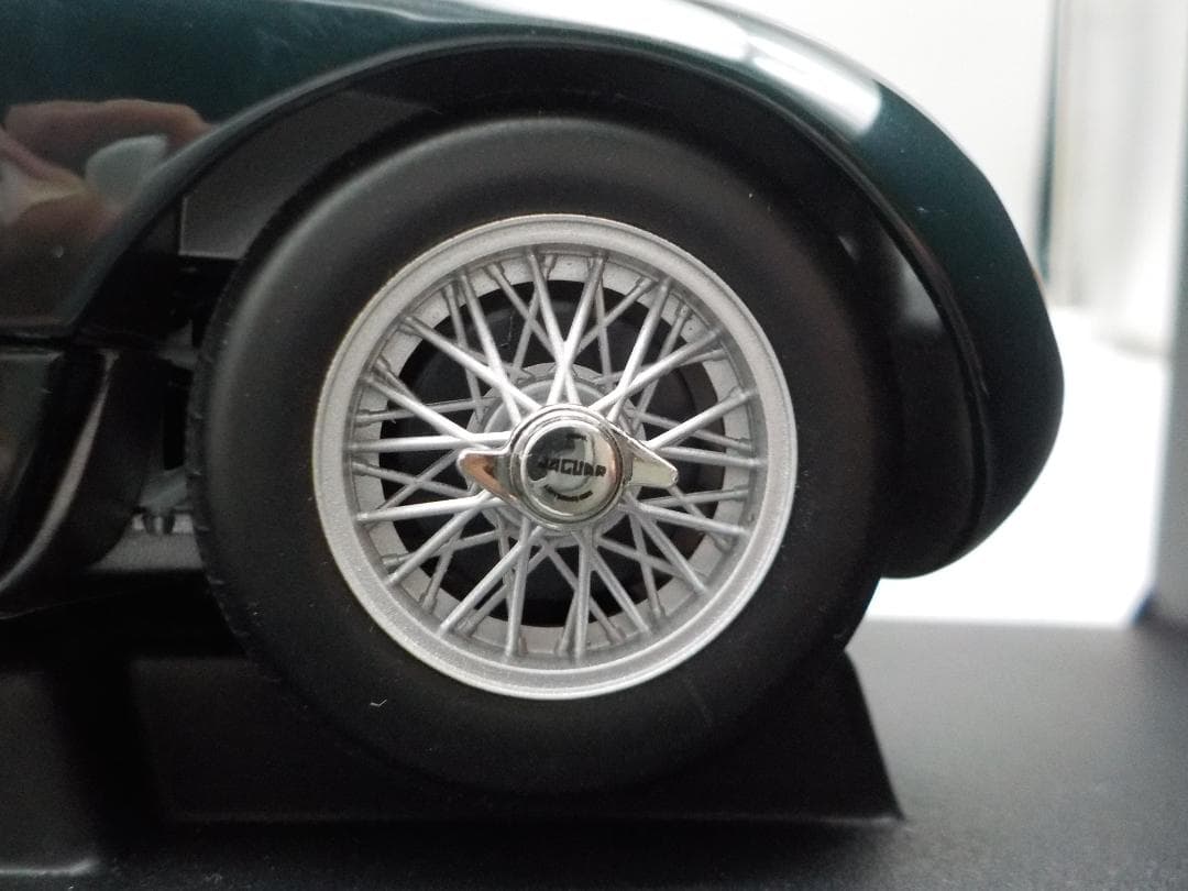 AutoArt 　Jagur C-type 18分の1サイズ