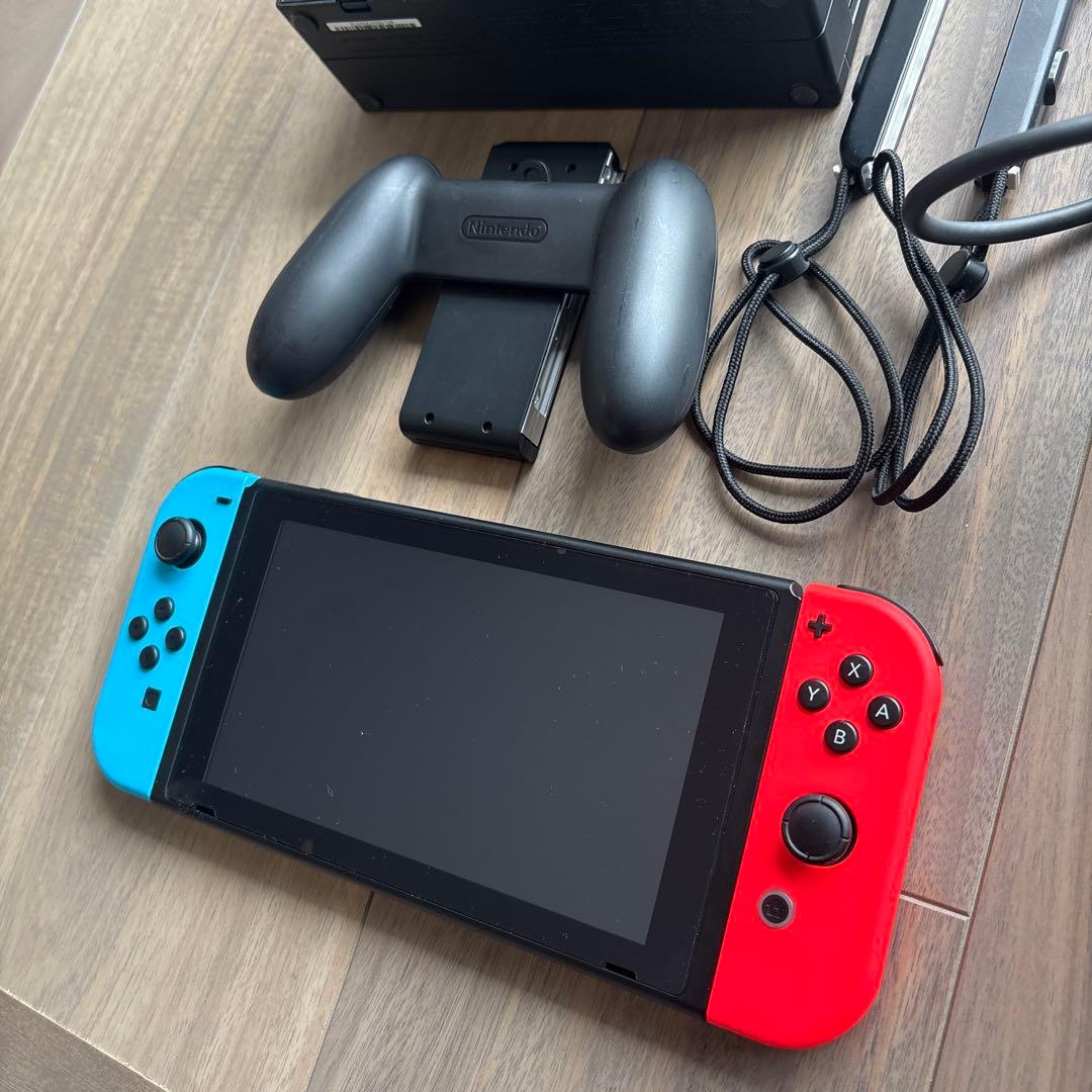ミ*ナ様 ⭐︎美品⭐︎ Nintendo Switch ネオンブルー/ネオンレッ