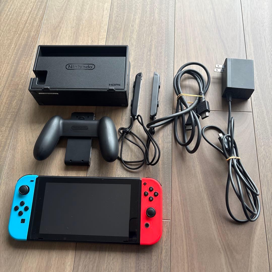 ミ*ナ様 ⭐︎美品⭐︎ Nintendo Switch ネオンブルー/ネオンレッ