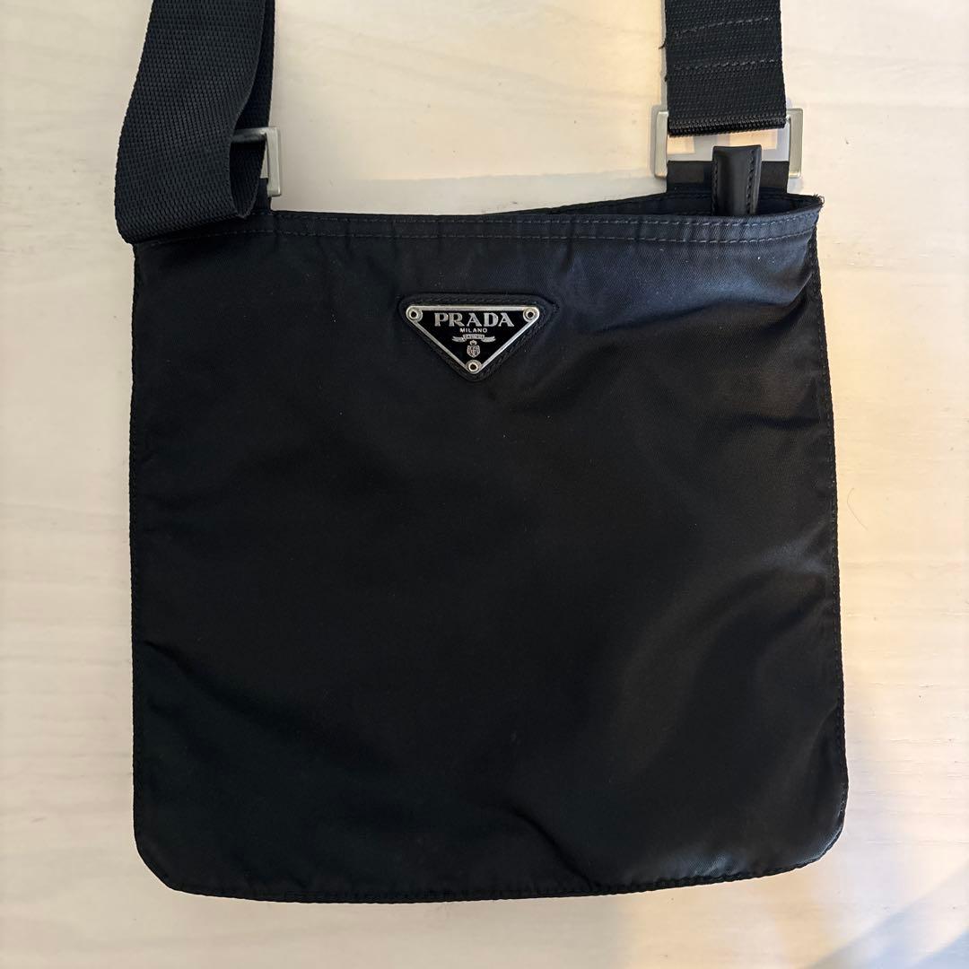 PRADA ブラック サコッシュ　ナイロンバッグ