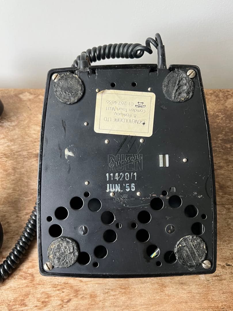 ヴィンテージ イギリス製　ダイヤル式黒電話