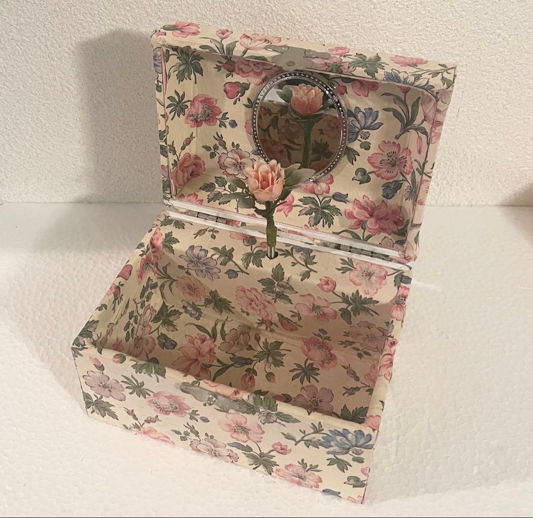 【レア】 THE MAGPIE & THE WARDROBEオルゴール付きBOX