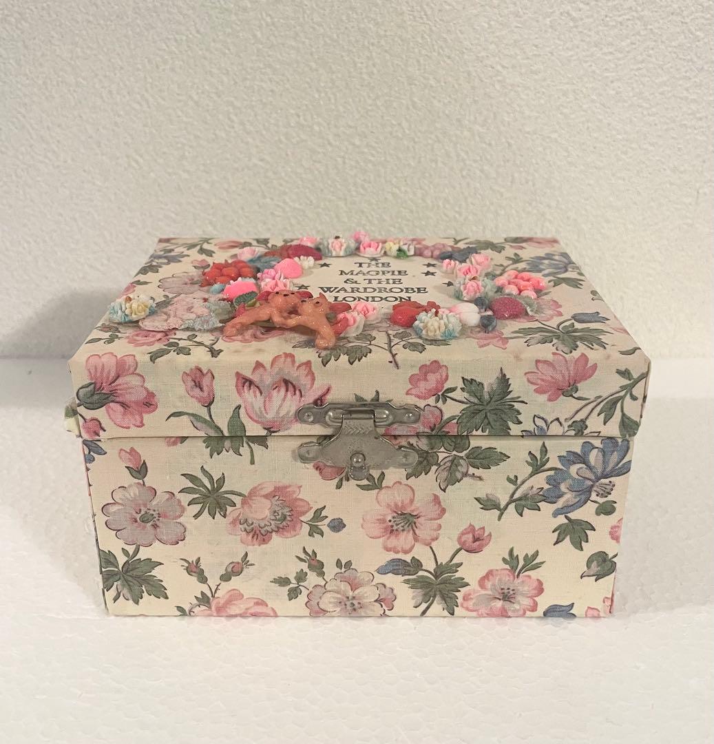 【レア】 THE MAGPIE & THE WARDROBEオルゴール付きBOX