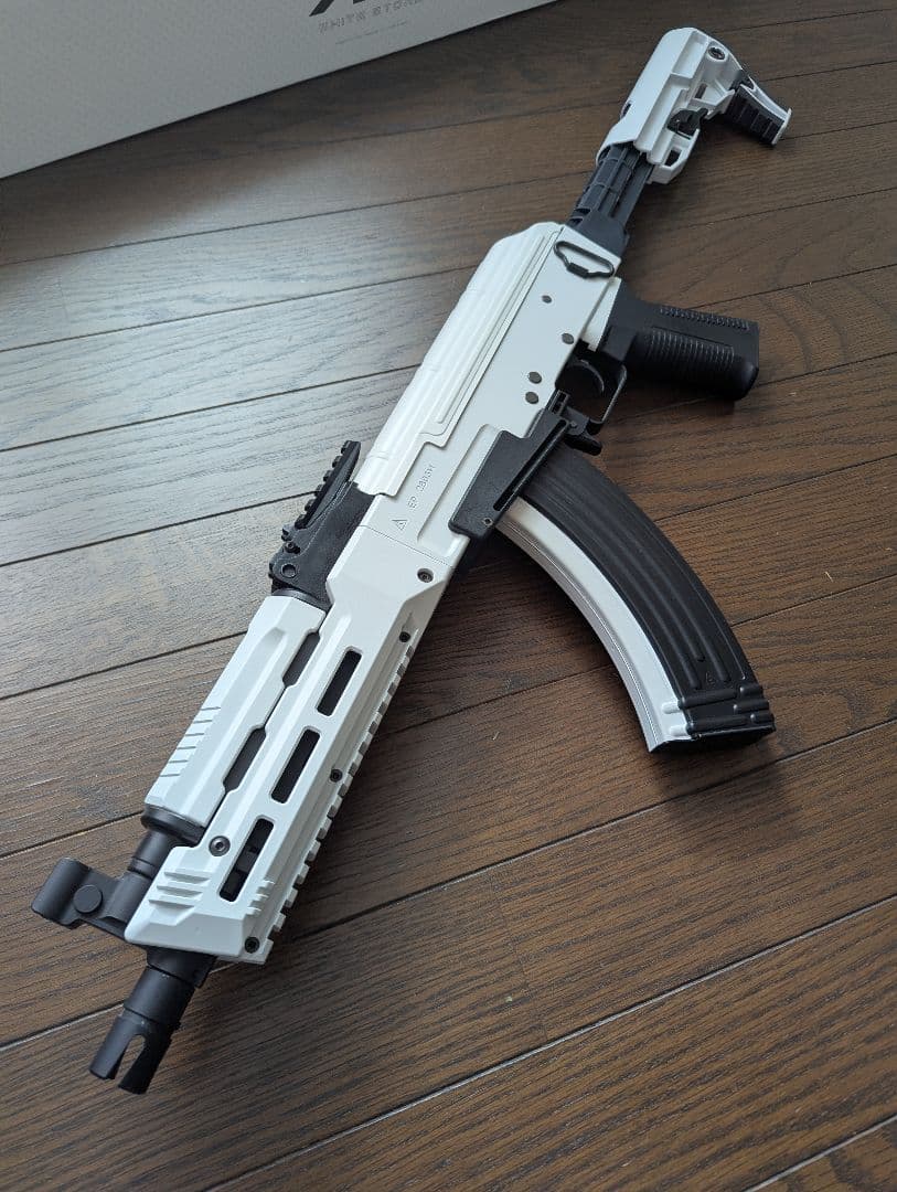 東京マルイ　次世代電動ガンAK47WHITE STORM