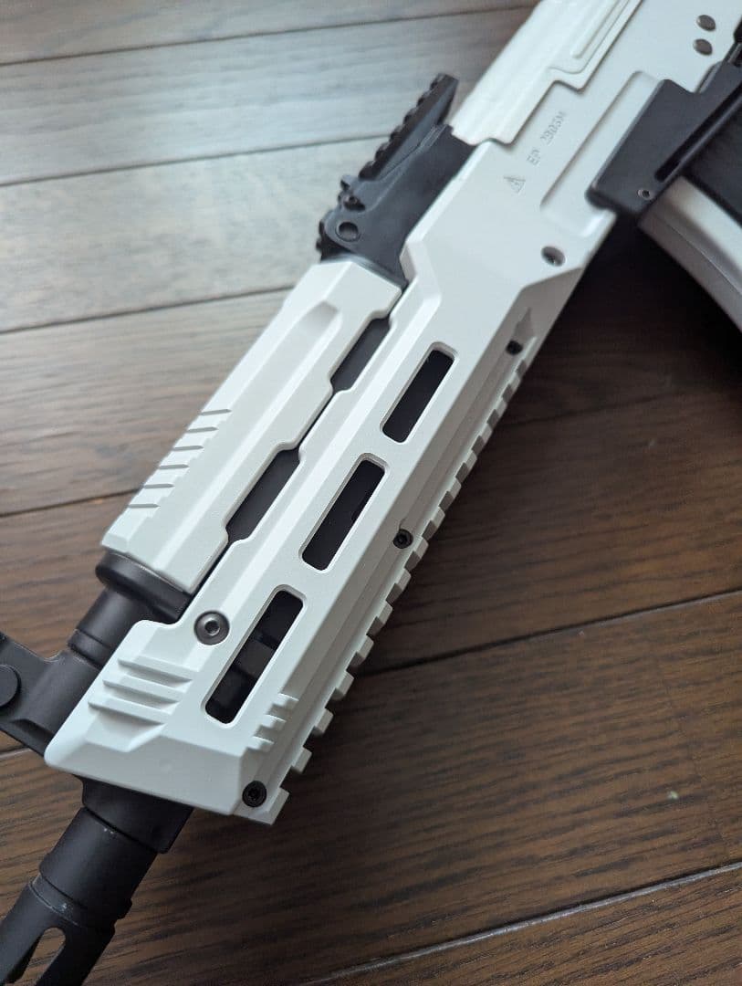 東京マルイ　次世代電動ガンAK47WHITE STORM