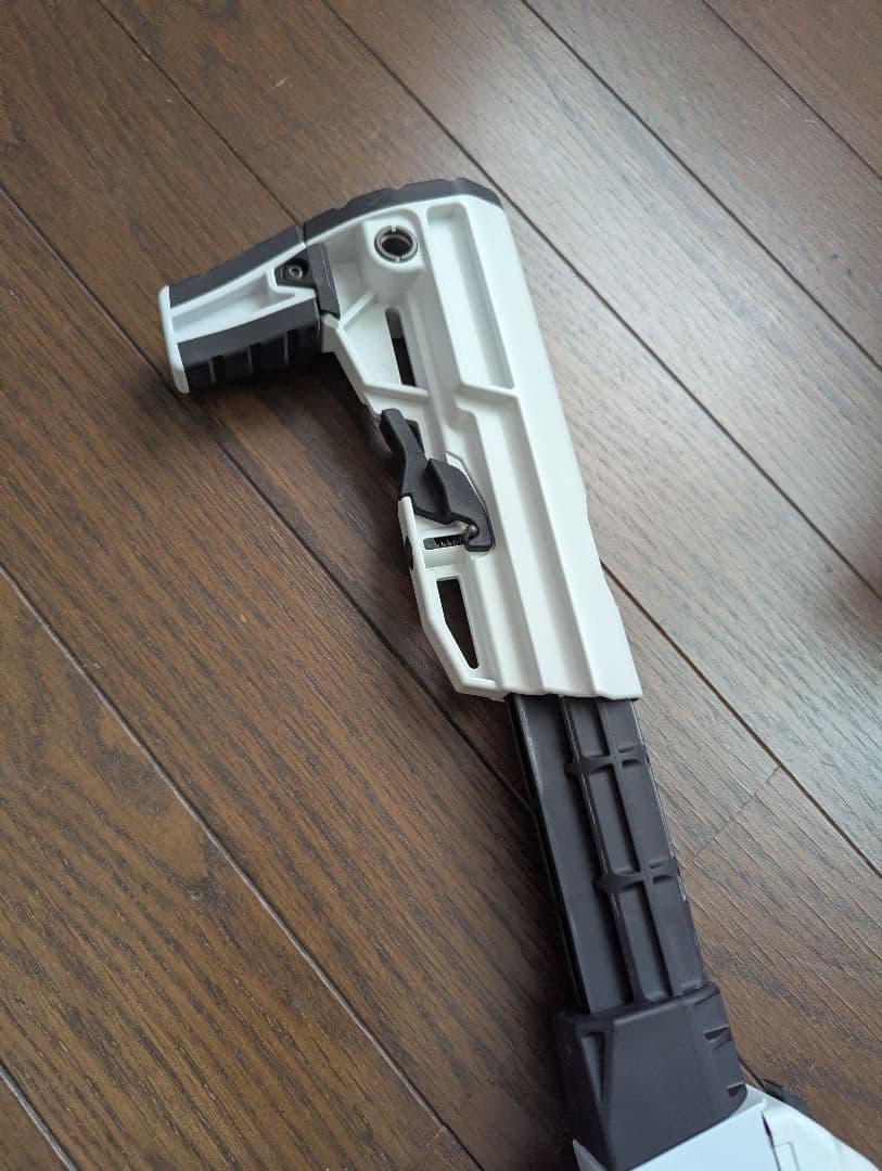 東京マルイ　次世代電動ガンAK47WHITE STORM