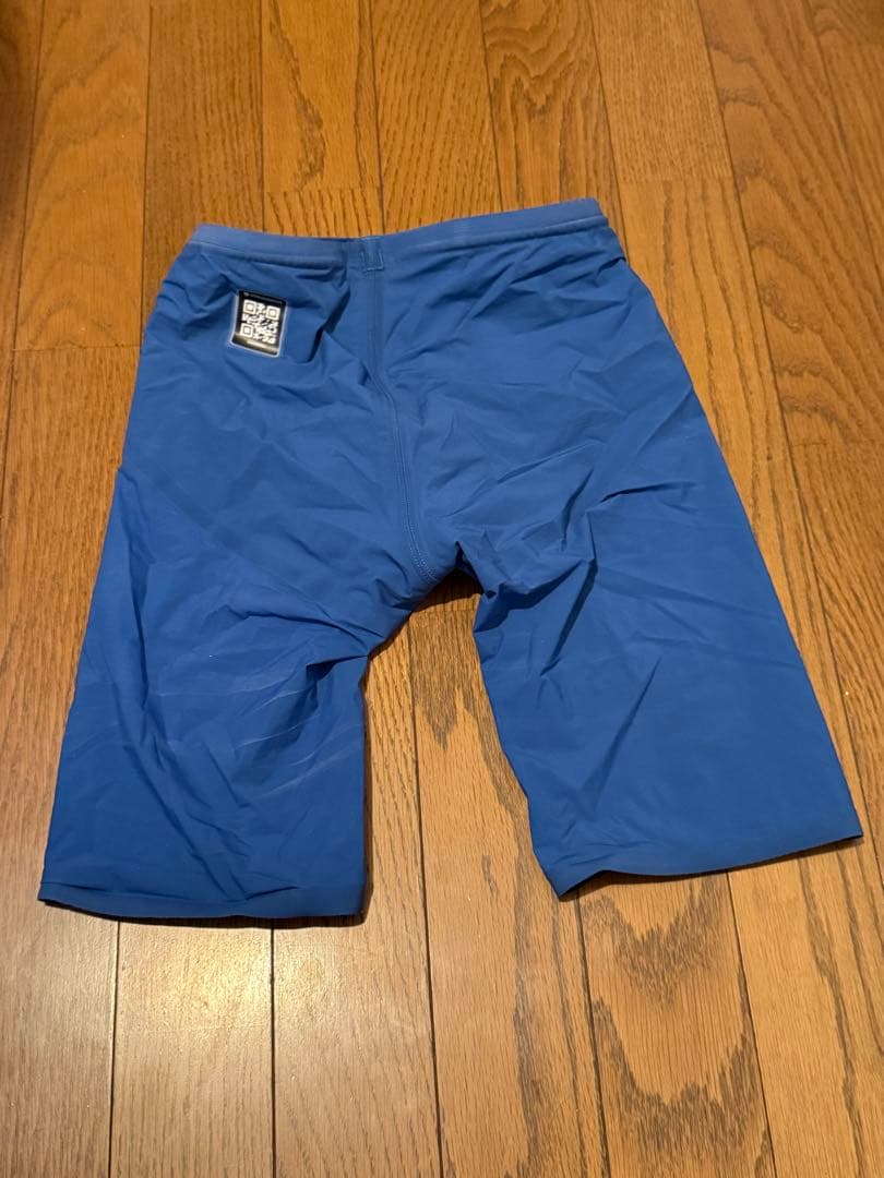 美品　アリーナ　高速水着　競泳水着　最新モデル　アクアフォースストームMF L