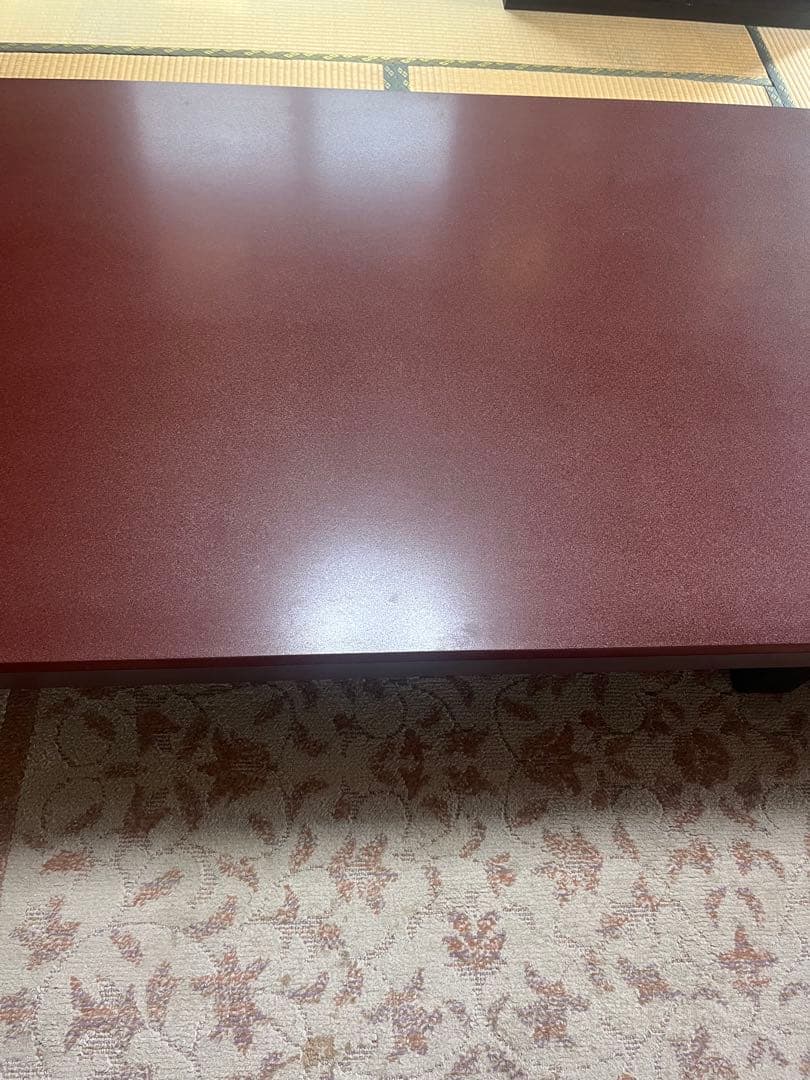 輪島塗　赤い木製座卓 光沢仕上げ