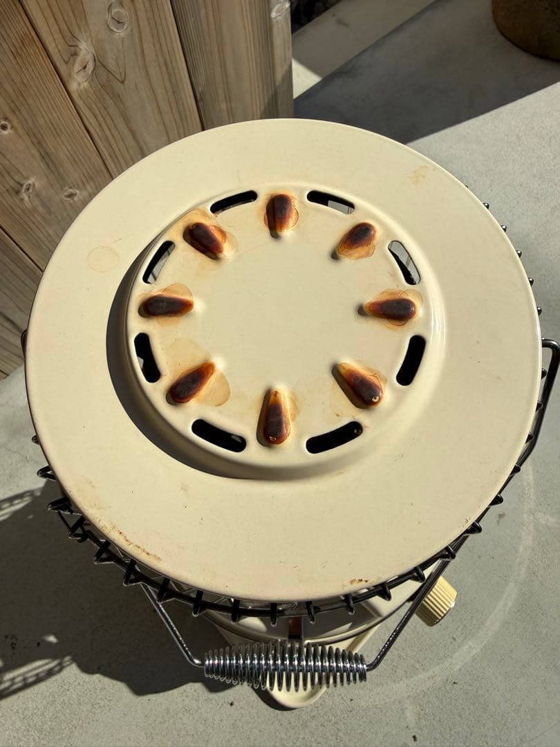 12/4迄限定価格Aladdin アラジン ブルーフレーム ストーブ白　カバー付