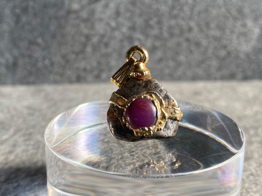 隕石ペンダント スギライト付き①