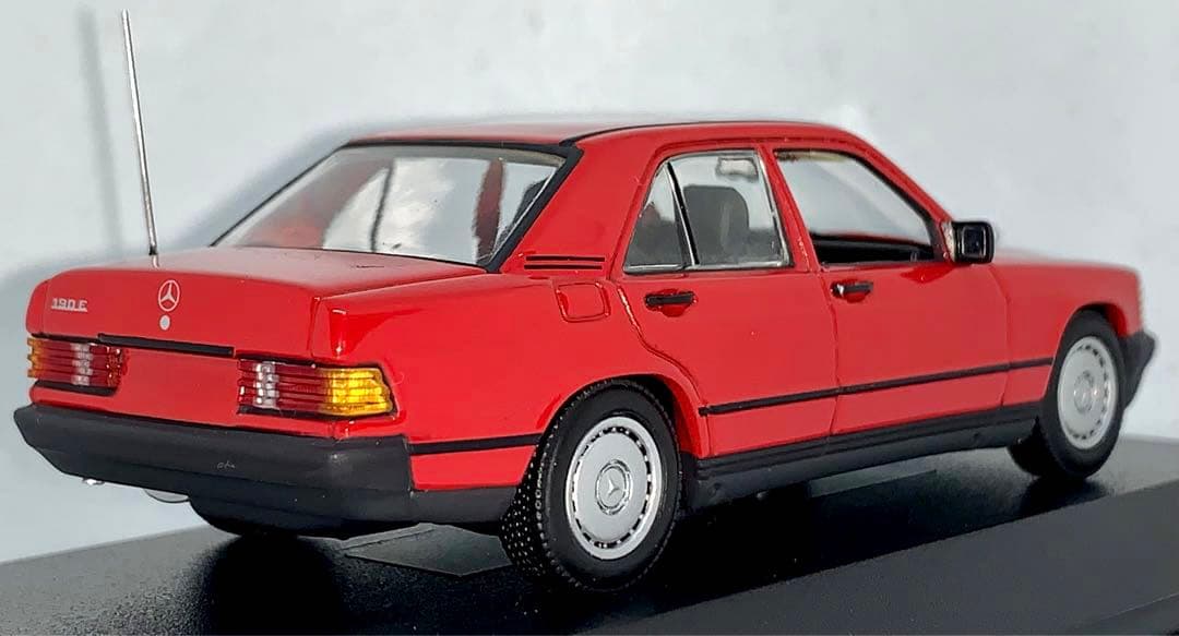 ミニチャンプス メルセデス・ベンツ 190E 1964 1/43 W201