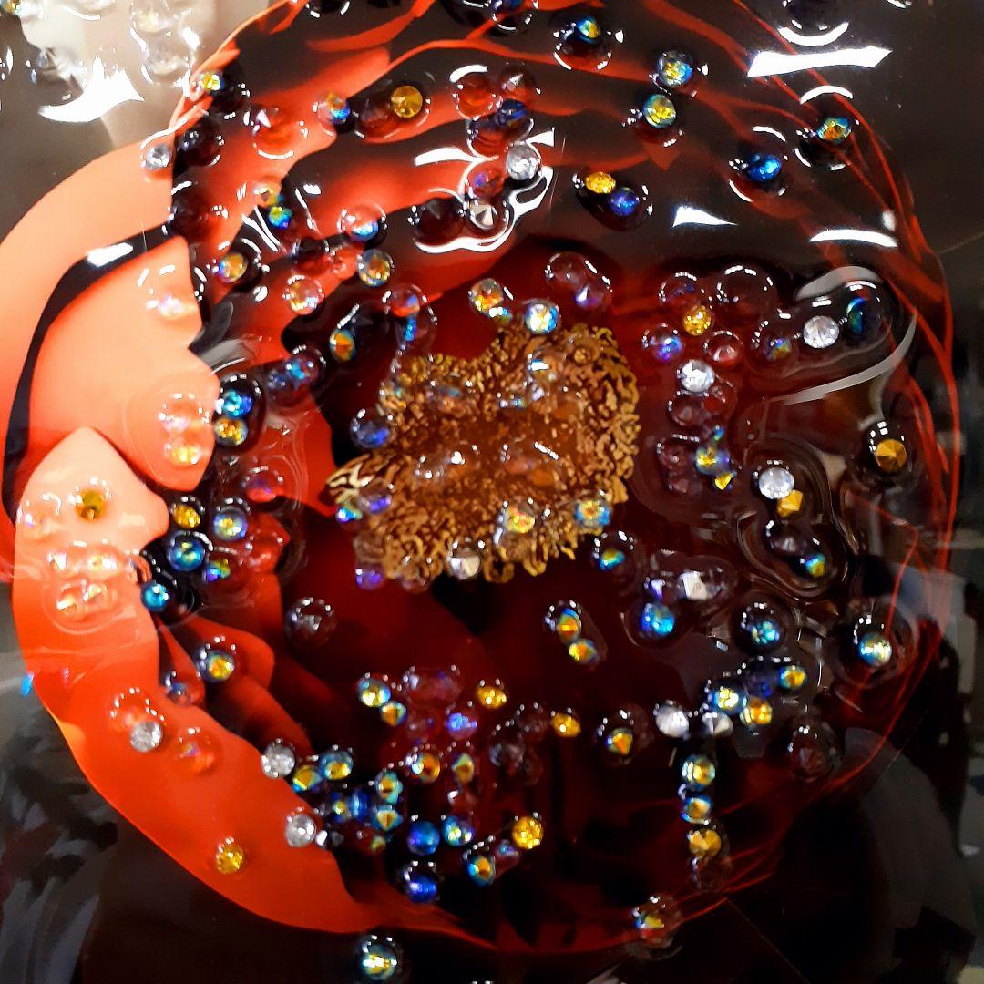 輸入雑貨　『赤い薔薇とロゼッタ』　天然水晶石　クリスタルアート　ゴールドフレーム