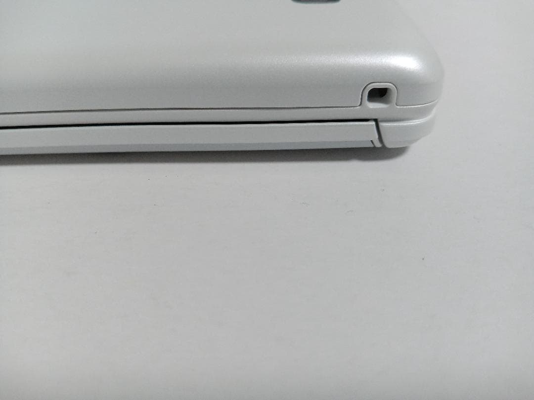 ☆ au GRATINA KYF42 ホワイト SIMロック解除済み