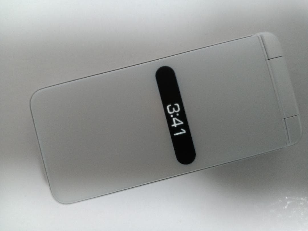 ☆ au GRATINA KYF42 ホワイト SIMロック解除済み