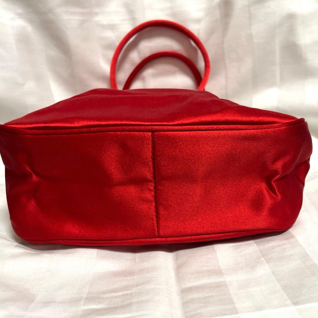 プラダ　ミニバッグ　レッドシルク